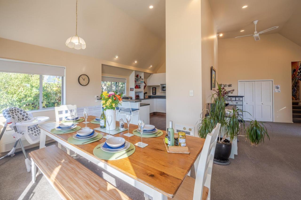 Rose On The Bay - Akaroa Holiday Home Bagian luar foto