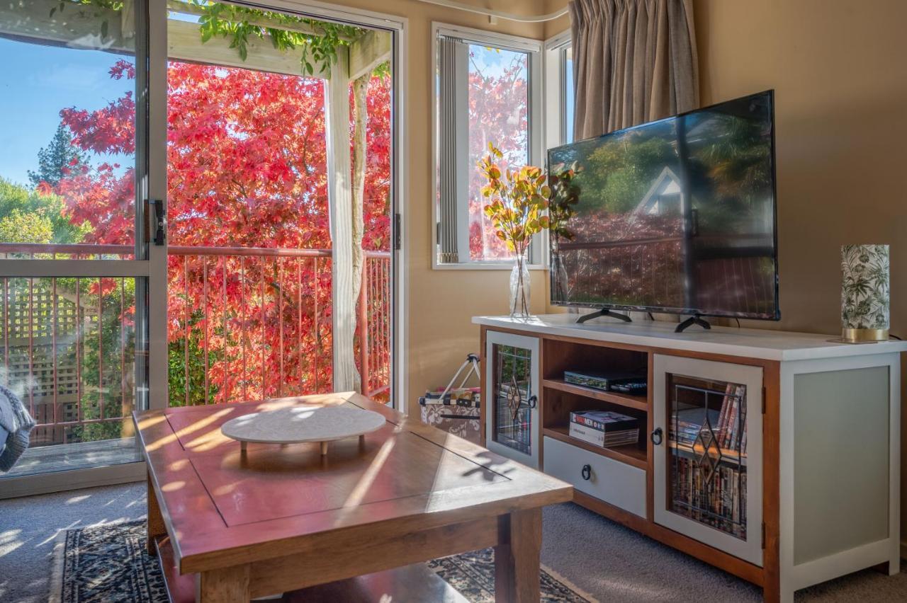 Rose On The Bay - Akaroa Holiday Home Bagian luar foto